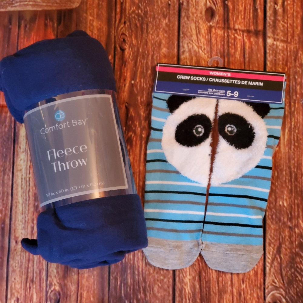 Cozy Bundle Big Fleece Throw & Panda Socks